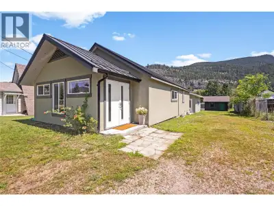 Location, location, location! Just a 3-minute walk to a semi-private beach and within walking distan...