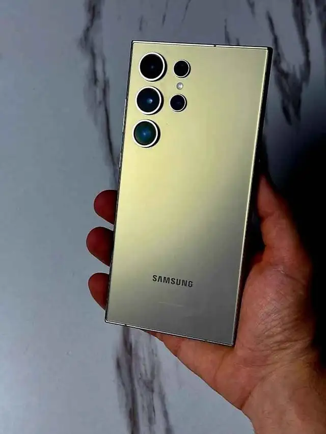 Samsung Galaxy S24 Ultra - 256GB - Grey - UNLOCKED in Cell Phones in London - Image 2