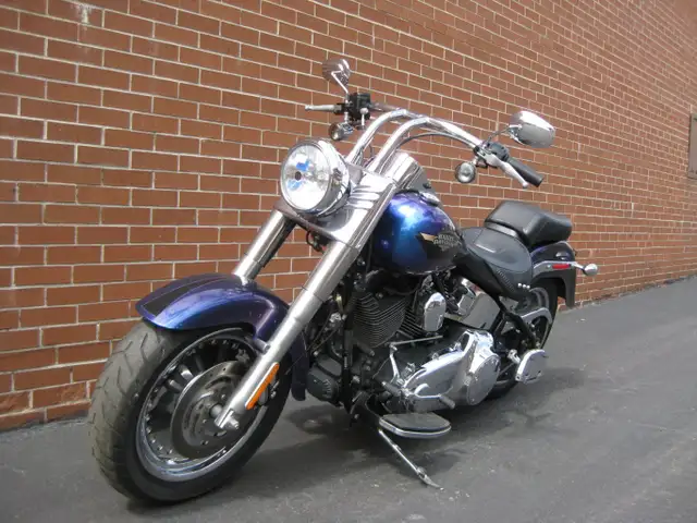 2010 Harley-Davidson FLSTF Fat Boy in Street, Cruisers & Choppers in City of Toronto - Image 9