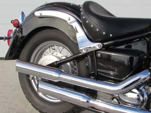 2009 Yamaha V-Star 650 Classic in Sport Bikes in Leamington - Image 11