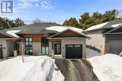 Located in the desirable Algonquin neighbourhood, 111 Trailridge offers easy, low-maintenance living...