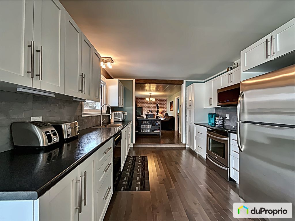 $447,000 - Bungalow for sale in St-Roch-De-Mekinac — photo 3