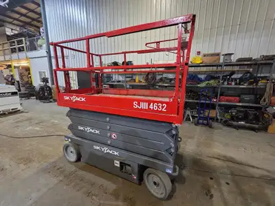 Visit www.globalpower.ca for larger photos and more details! Hours: 516 SkyJack Electric Scissor Lif...
