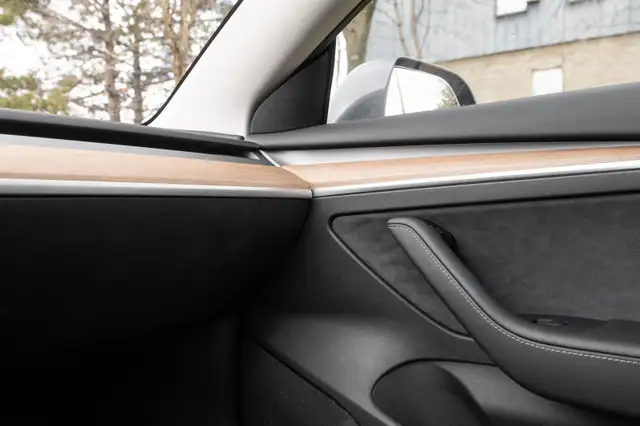 2023 Tesla Model 35919031874407833614