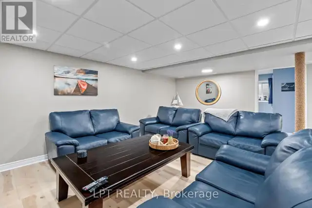 7652 RIVERSIDE DRIVE Lambton Shores (Port Franks), Ontario in Houses for Sale in Grand Bend - Image 26