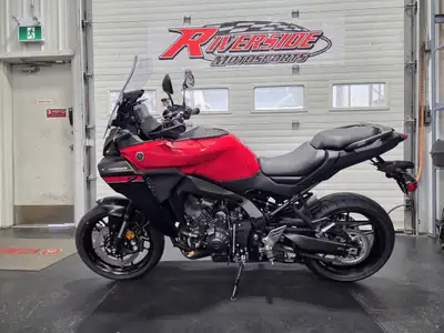 PRICE INCLUDES FREIGHT & PDI Engine Type: Horizontal In-line Displacement: 54.3 cu. in. (890 cc) Bor...