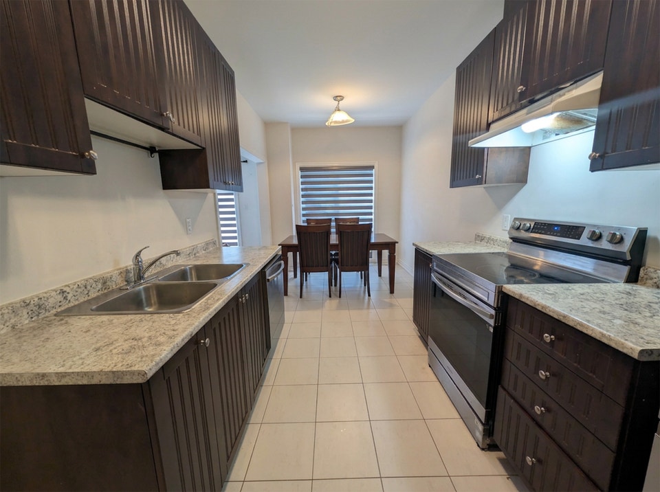 79 Baker St, Thorold - 3 Bedroom Townhouse 3