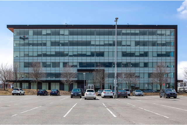 All-inclusive access to professional office space for 5 persons dans Espaces commerciaux et bureaux à louer  à Laval/Rive Nord - Image 2