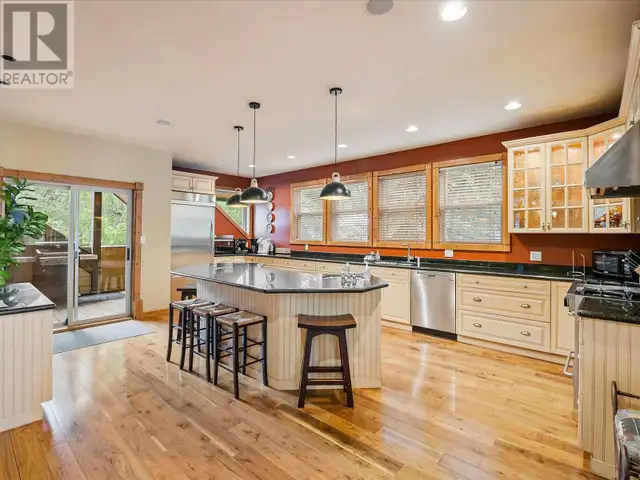 8115 MUIRFIELD CRESCENT Whistler, British Columbia in Condos for Sale in Whistler - Image 12