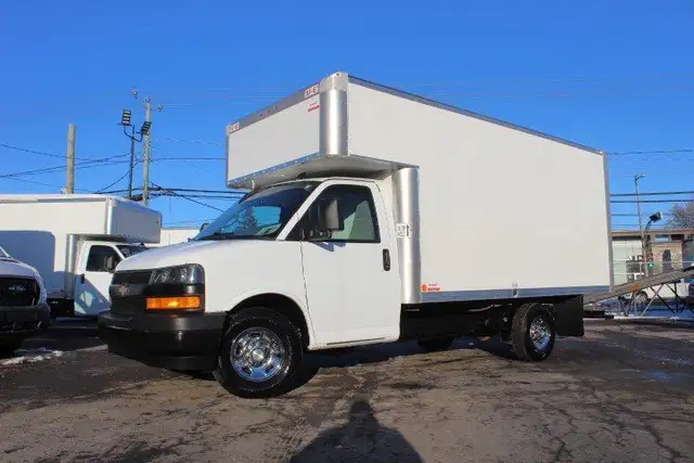 2024 Chevrolet Express 3500 CUBE 14 PIEDS + DECK 6.6 L / 39.000  in Cars & Trucks in Laval / North Shore - Image 24