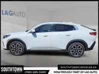 2025 BMW X2 xDrive28i Experience the BMW X2 xDrive28i with only 50066 km on the odometer. Finished i... (image 4)