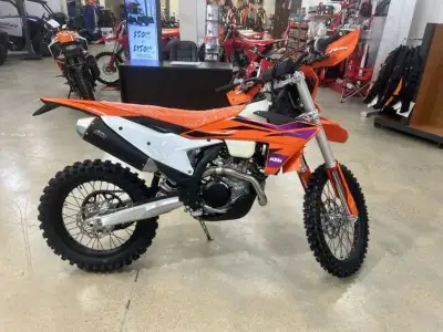 Price does not include: Freight, PDI, Admin and Licensing. 2024 KTM 450 XCF-W The 2024 KTM 450 XCF-W...