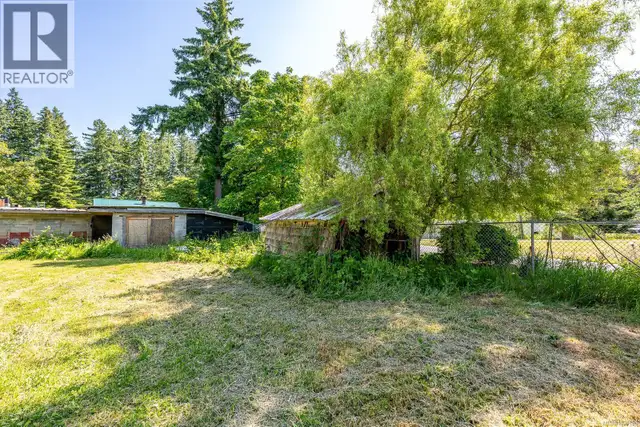 4399 Island Hwy S Courtenay, British Columbia in Houses for Sale in Comox / Courtenay / Cumberland - Image 31