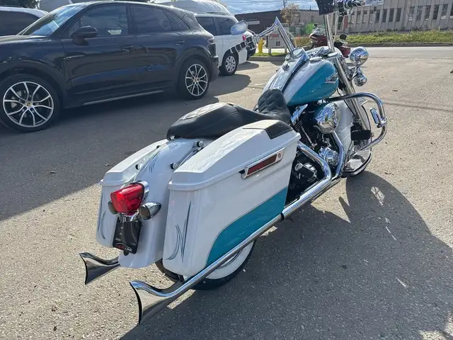 2014 Harley-Davidson Road King ~ FISH TAILS ~ 103CI ~ SPEAKER LI in Sport Touring in City of Toronto - Image 6