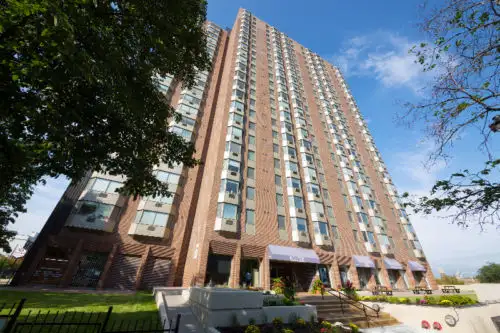 HUGE 650 Sq Ft - Upgraded 1 BEDROOM AVAILABLE NOW #2116   $1775628647516526091218