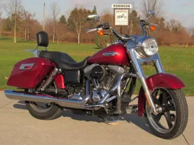 - 54,000 KM - Vance and Hines Exhaust, Intake and Fuel New Price - This Very Nice 2012 Dyna Switchba...