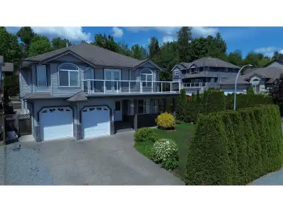 "Honey, stop the car!" Rare opportunity to own a spacious, move-in-ready 7-bed / 4 bath home with st...