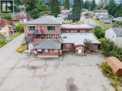 Substantial opportunity in Nelson! 905-909 Gordon Street is the former Gordon Road Wellness Centre....