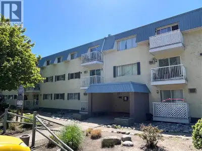 **Listed below assessment!!** A beautifully updated and maintained 2 bedroom, 1 bathroom unit in Can...