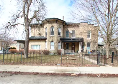 Bright & Spacious 2-Bedroom Apartment for Rent in Brantford! Welcome to this lovely 2-bedroom apartm...