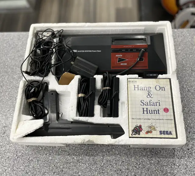 Sega Master System (Complete in Box) in Older Generation in City of Toronto - Image 3