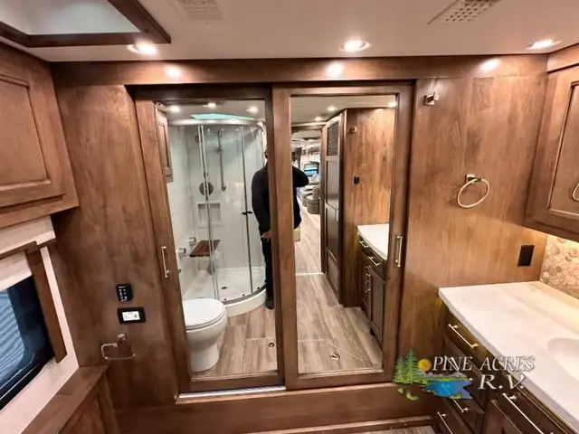 2022 Entegra Coach Aspire 44W 450 h.p. Diesel 11 K Miles in RVs & Motorhomes in Moncton - Image 57