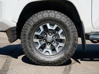 Pre-Owned 2020 Toyota Tacoma TRD Off-Road Double Cab 4x4 Proven Reliability, Trail-Ready Performance... (image 7)