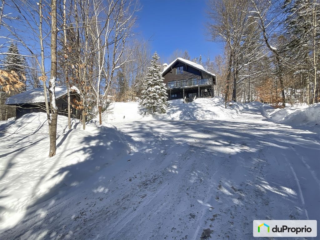 $585,000 - 2 Storey for sale in St-Sauveur — photo 1