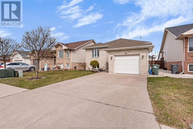 2418 DUNESHILL Windsor, Ontario in Houses for Sale in Windsor Region - Image 3
