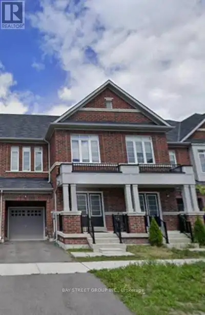 Experience luxury living in one of Richmond Hill's most coveted communities. This stunning 4-bedroom...