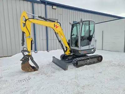 This item(s) are selling by Online Timed Auction Complete Dispersal Auction for Standard Rentals Bid...