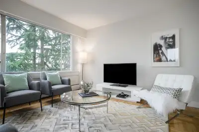 Positioned just off the bustling Cambie Street in Oakridge, Shannon Tower offers a pool for resident...