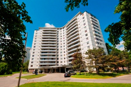 SPACIOUS 2 BED SUOTE AVAILLABLE! REDUCED PRICE!!! in Long Term Rentals in City of Toronto