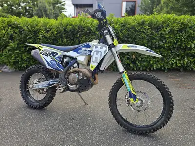 New year tire, rad guards, oil change, ready to rip. WE SHIP EVERYWHERE ~ EASY FINANCING OPTIONS ~ W...
