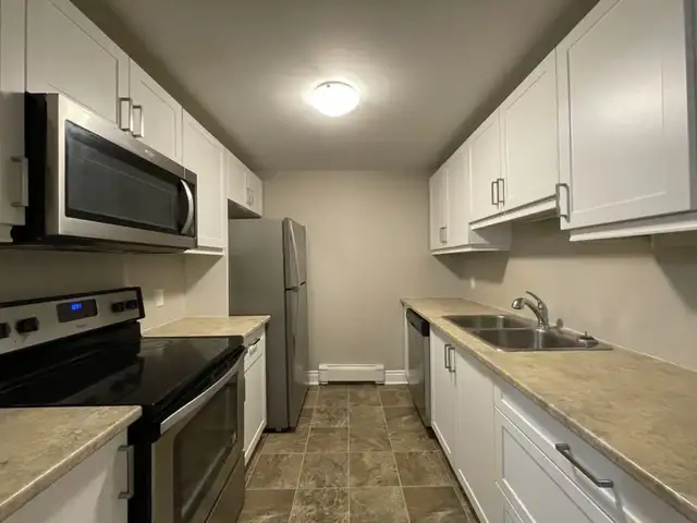 3 bedroom apartment, walking distance to SLC 1-37 Churchill in Long Term Rentals in Kingston - Image 9