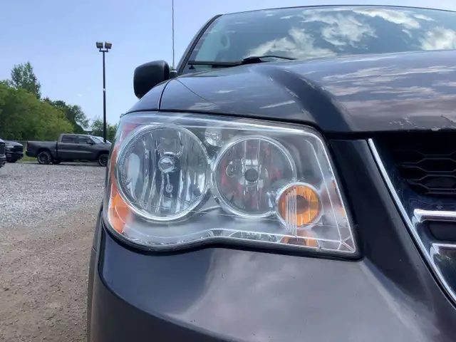 2015 Dodge Grand Caravan Canada Value Package | AS IS | FWD in Cars & Trucks in Mississauga / Peel Region - Image 33