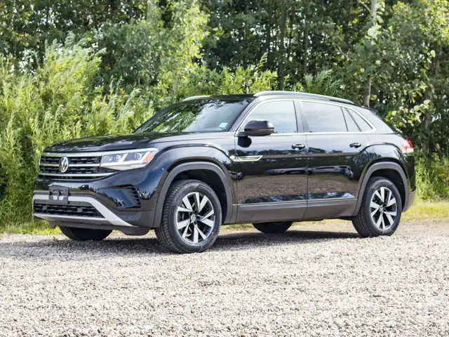 2020 Volkswagen Atlas Cross Sport Comfortline 2.0 Tsi in Cars & Trucks in Edmonton - Image 4