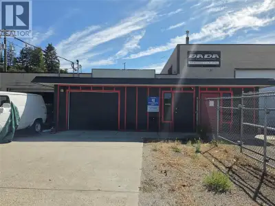 Warehouse space in a great central location between Vernon and Coldstream. This space offers a 8 ft...