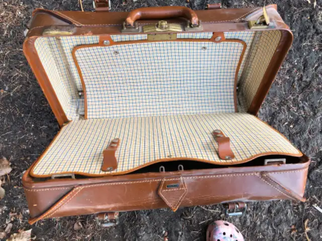 Vintage Suitcase62863738307587121