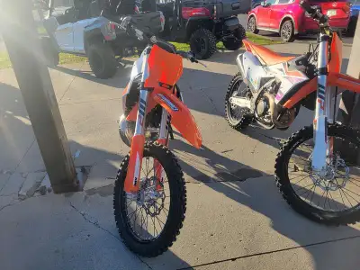 THE BIGGEST BADDEST 2-STROKE MOTOCROSS ON THE PLANET! ENTIRELY STOCK! ONLY 5 HOURS - BARELY BROKEN I...