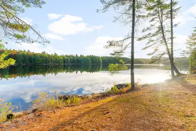 Spectacular 1.2-Acre Waterfront Lot Voyageur Bay, Whitewater Region, Ontario Voyageur Bay is a 500-a...