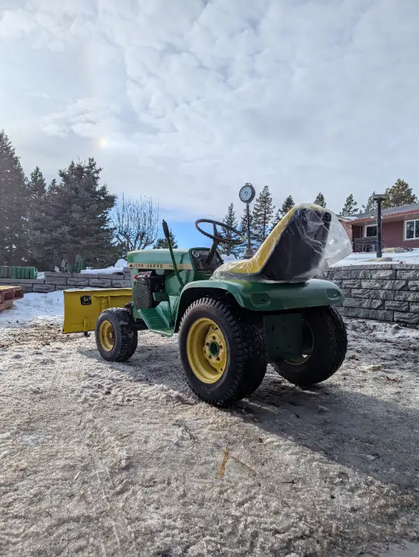 RECUCED: John Deere 112 with Front blade in Lawnmowers & Leaf Blowers in Red Deer - Image 3