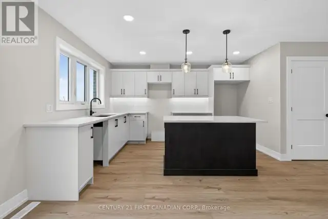 34 POSTMA CRESCENT North Middlesex (Ailsa Craig), Ontario in Houses for Sale in Grand Bend - Image 10