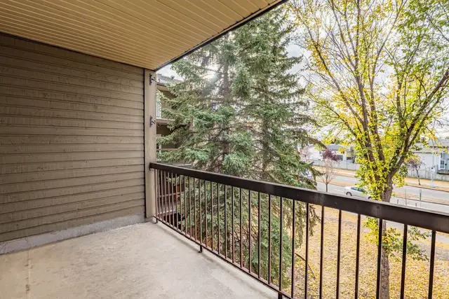 Spacious and bright suites with large windows | Book a showing t in Long Term Rentals in Edmonton - Image 20
