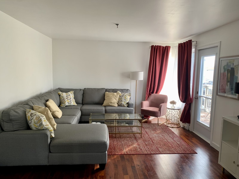 AVAILABLE NOW HALIFAX159 Farnham Gate 2 Bedroom 1.5 Bath Condo! Long