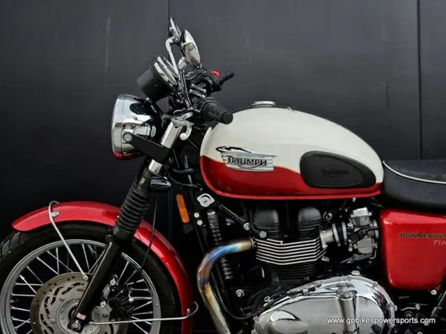 2013 Triumph Bonneville T100 in Street, Cruisers & Choppers in Oshawa / Durham Region - Image 18