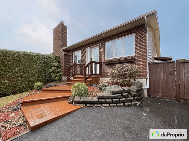 $549,900 - Semi-detached for sale in Longueuil (St-Hubert) — photo 1