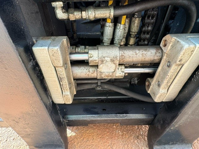 2012 Toyota 8FBCU25 Electric Forklift in Heavy Equipment Parts & Accessories in Oakville / Halton Region - Image 3