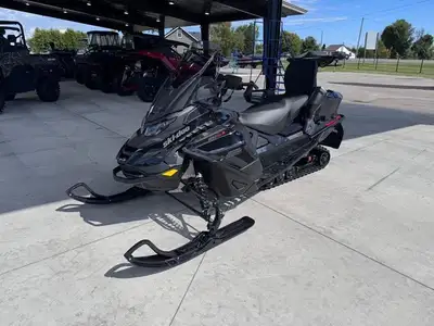NEW 2026 SKI-DOO GRAND TOURING LE 900 ACE TURBO R WITH A SILENT TRACK 1.25in. - AVAILABLE NOW! $22,4...