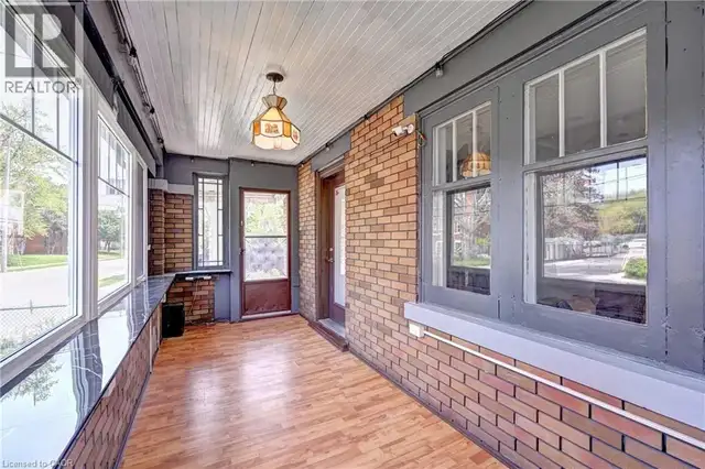 147 COURTLAND Avenue E Kitchener, Ontario in Houses for Sale in Kitchener / Waterloo - Image 5